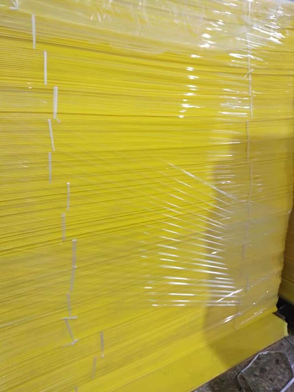 ROHS 6mm Geri Dönüşümlü Oluklu Plastik Levhalar Coroplast 4 X 8 Levhalar