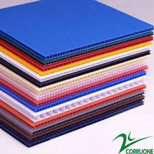 4ft X 8ft Twin Wall Corrugated Plastik Yapraklar Ekolojik Arkadaşlıklı Ambalaj için UV Direnci